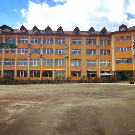 פיטסטי Hotel Dinastia מראה חיצוני תמונה