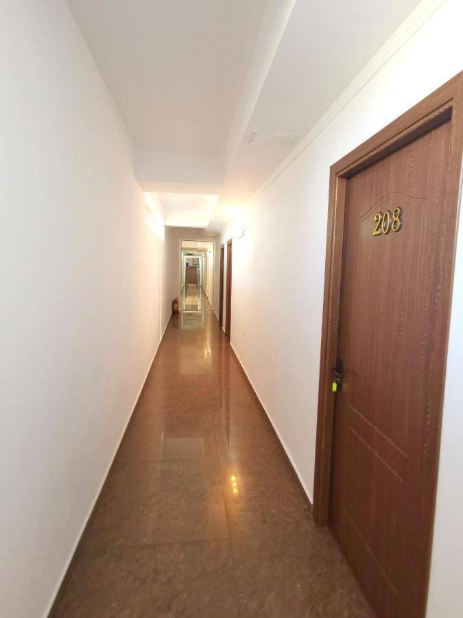 פיטסטי Hotel Dinastia מראה חיצוני תמונה
